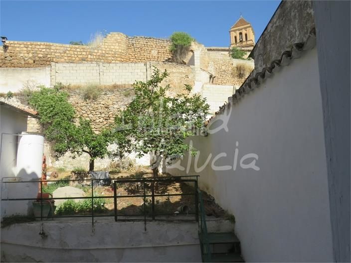 Foto 83ee81cb-2a8e-4b1f-bfe3-11fbb5a81d61. Casa adossada a Alcaudete