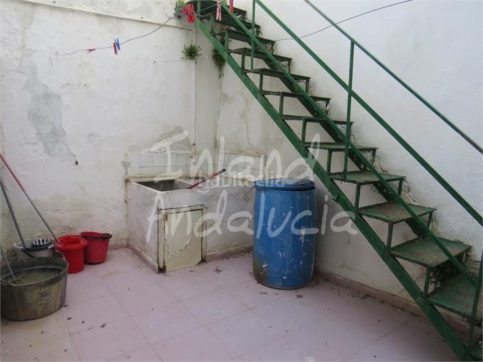 Foto 999f63d7-fcb5-4b98-aab8-58916d833440. Casa adossada a Alcaudete