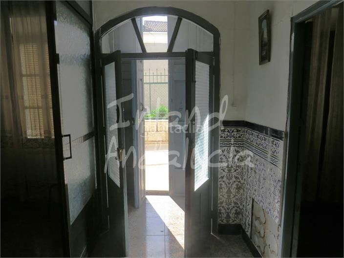 Foto eb92d98a-0f2b-480b-b636-09c18ab37817. Casa adossada a Alcaudete