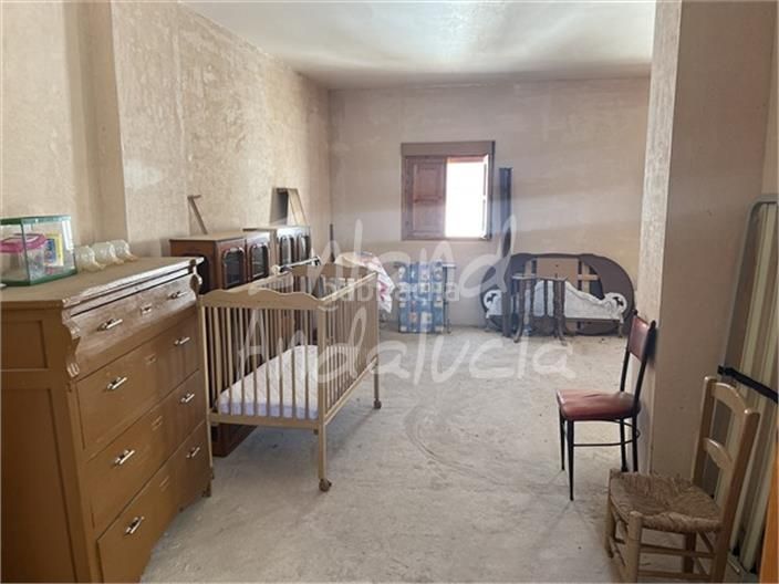 Foto 290f4d66-c090-4546-ae1d-a895c1791e86. Casa adossada a Frailes