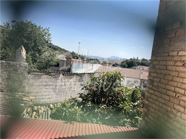 Foto 5f86a2a7-ce78-4dd1-966a-78f6e05f1714. Casa adossada a Frailes