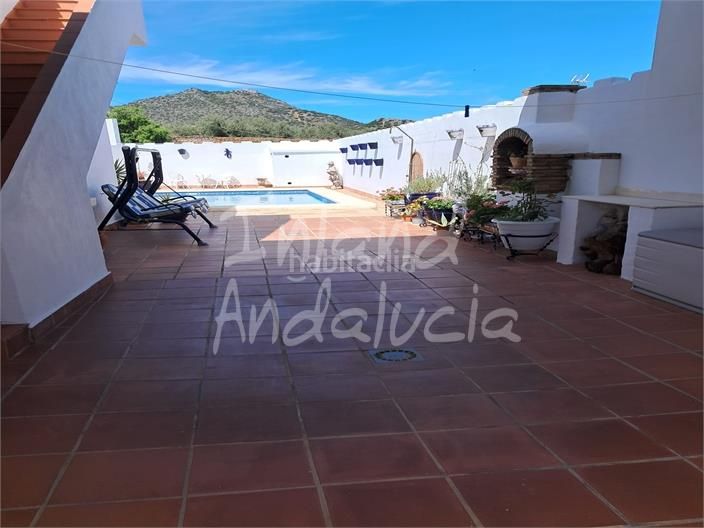 Foto 09ddda0d-6647-48f5-95ea-77b4570c1ac6. Casa amb aparcament piscina a Lora de Estepa