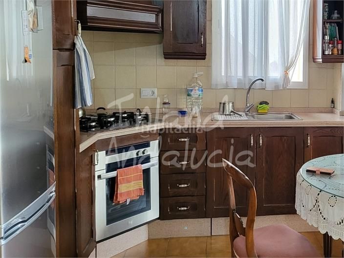 Foto 14dd3584-d35b-4982-9951-a1834c11a5d5. Casa amb aparcament piscina a Lora de Estepa