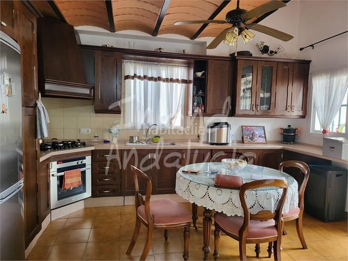 Foto 51ed20db-5018-4dbd-875d-54b55dafa459. Casa amb aparcament piscina a Lora de Estepa