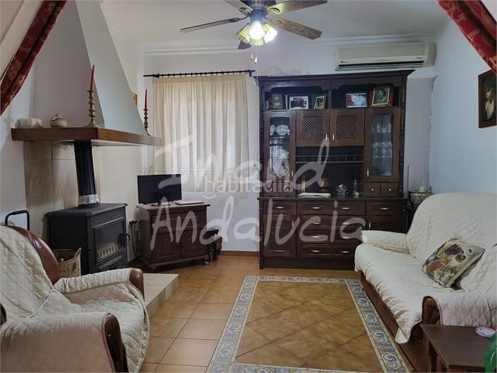 Foto 7a851205-b0e2-462b-b7d0-c59d5726d12d. Casa amb aparcament piscina a Lora de Estepa