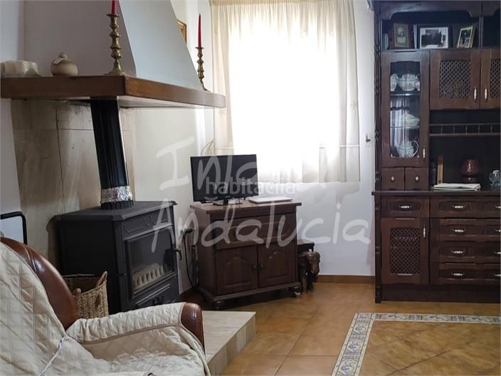 Foto 9c0008fc-d268-4b1a-9235-bb608c8a80c7. Casa amb aparcament piscina a Lora de Estepa