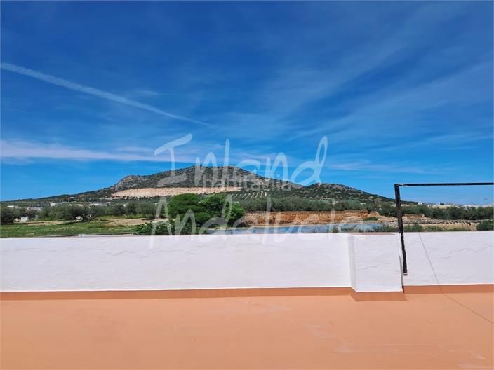 Foto d307751a-09d6-49fb-af55-338016af1f76. Casa amb aparcament piscina a Lora de Estepa