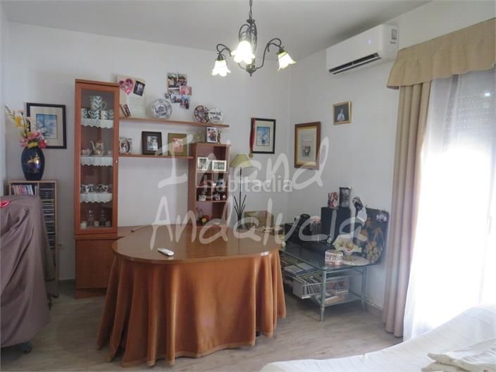 Foto 787836ca-19fb-47ba-9735-2d898f84e5e4. Casa adossada a Alcaudete