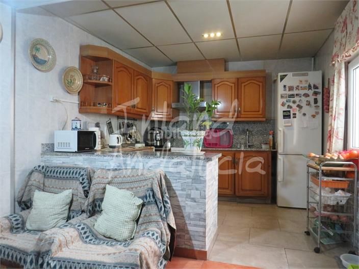 Foto b8abce39-94b9-47b7-9747-64c19e478ae5. Casa adossada a Alcaudete