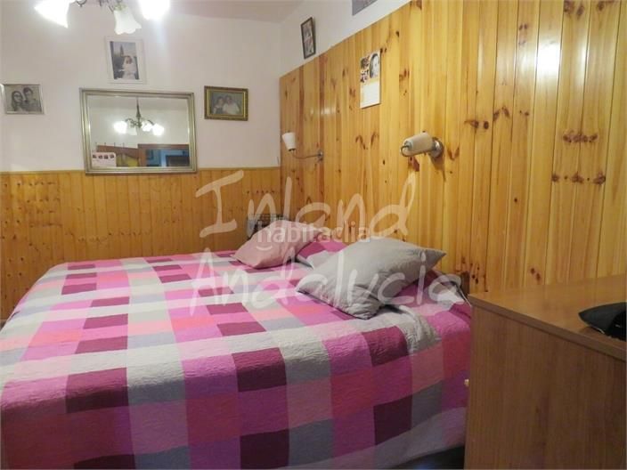 Foto f27c16b5-e378-434f-82e0-d95899cbfb44. Casa adossada a Alcaudete