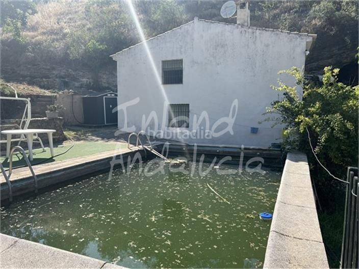Foto cd9d3de9-4889-412e-a9f7-187899248a15. Masia amb piscina a Montefrío