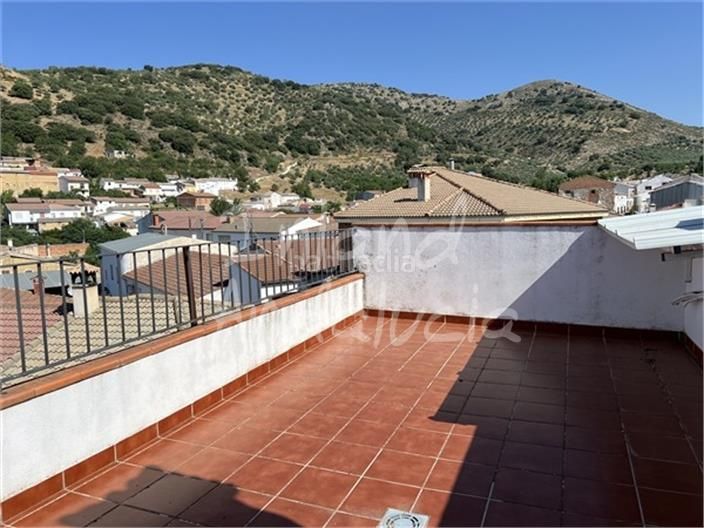 Foto 9090b7e5-44b7-4221-9ff9-5a2804a456c4. Casa adossada a Frailes
