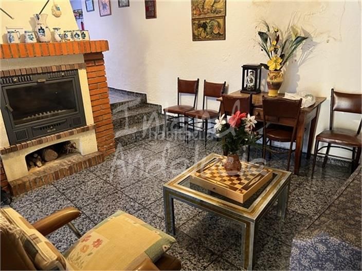 Foto 54d61c2f-6f98-46fa-a2d1-529ff7291bfe. Casa adossada a Frailes