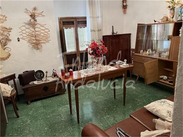 Foto b97231f4-a38e-499b-bb60-9d38c424fb56. Casa adossada a Frailes