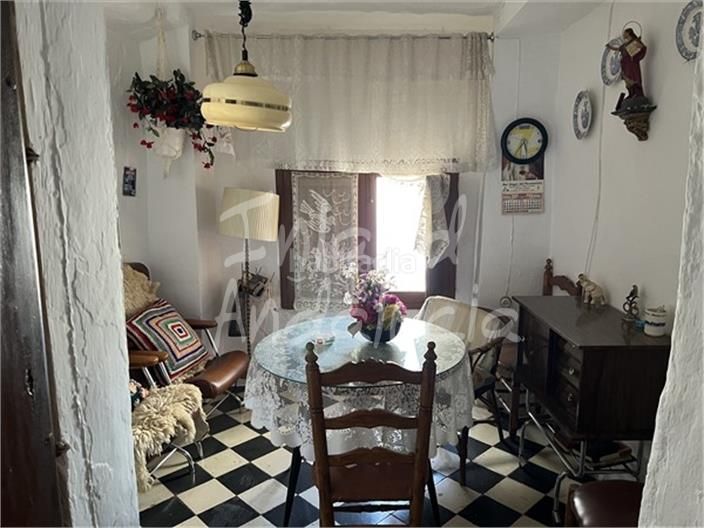 Foto bf04e007-aa84-4c07-ab44-8ed115472056. Casa adossada a Frailes