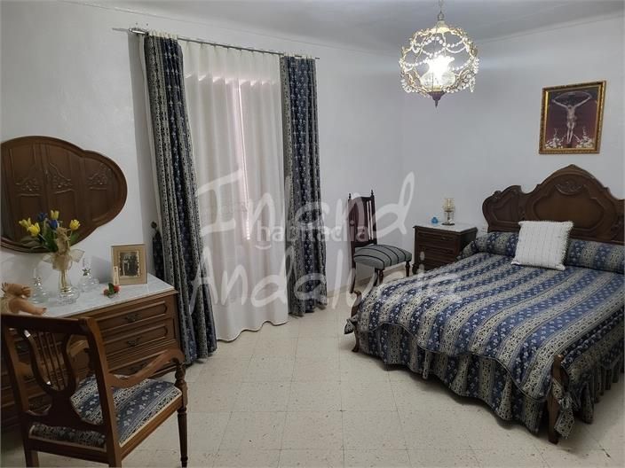 Foto bd94a014-caf6-4c59-9007-4e58c4c50290. Casa adosada en Monturque