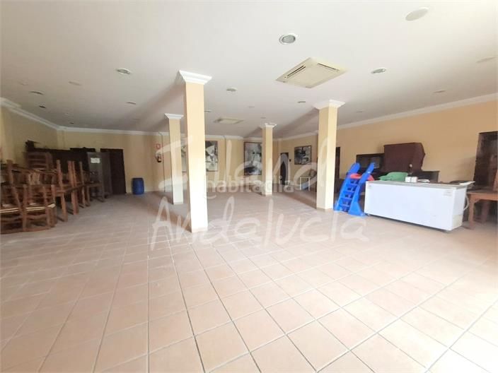 Foto 1cfe684e-f24c-4a73-99c2-4c27e4d96ebd. Local comercial a Loja
