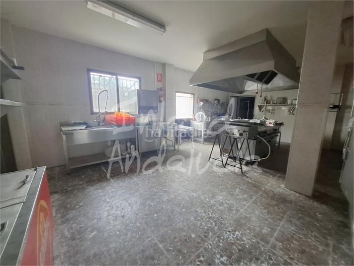 Foto 2d316322-b352-49f7-99f5-443ebe1f0361. Local comercial a Loja