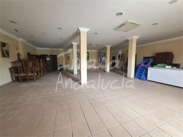 Foto 38a433fd-a34c-41a1-856d-ea26477fba12. Local comercial a Loja