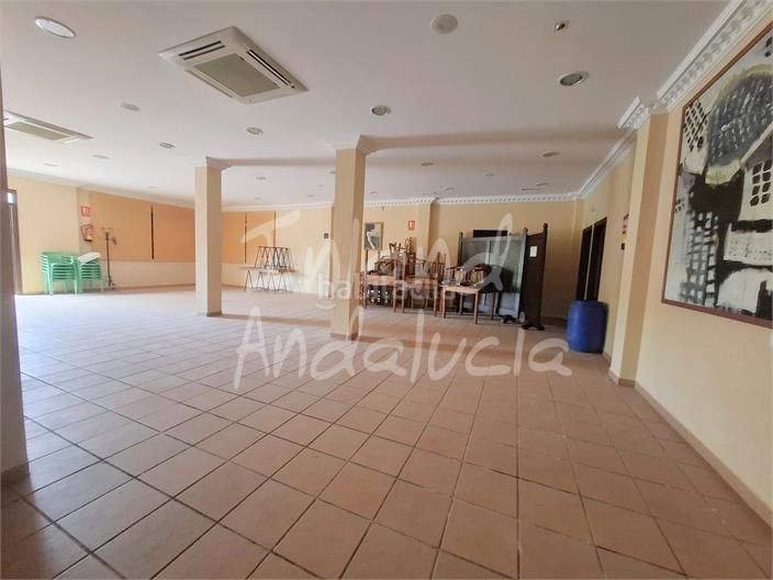 Foto c0c834ad-8207-47e8-8b2d-ade455ce3615. Local comercial a Loja