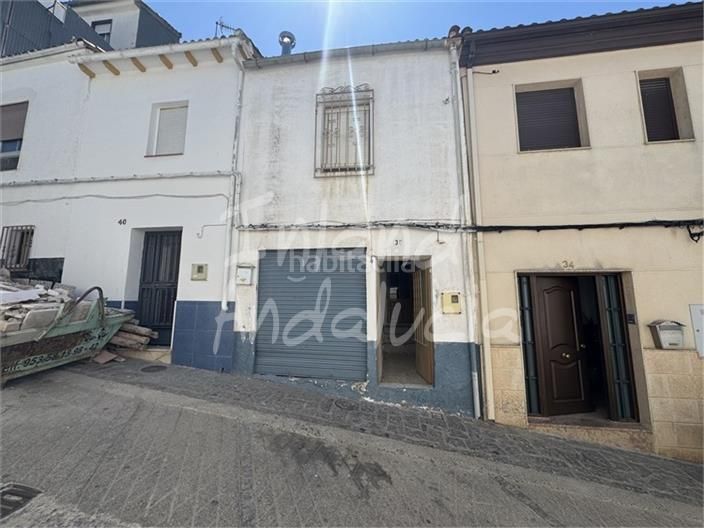 Foto e5b04578-96bb-453f-a2f6-2575d4686945. Reihenhaus mit parking in Alcalá la Real