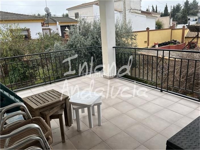 Foto 57a2da88-1b90-4dd5-915a-3b56f3cbc1e1. Reihenhaus mit parking in Alcalá la Real