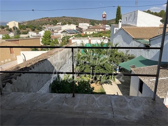 Foto de40e2bf-7f04-4ff3-8c4f-80d6cf16356c. Casa adossada amb aparcament piscina a Castillo de Locubín