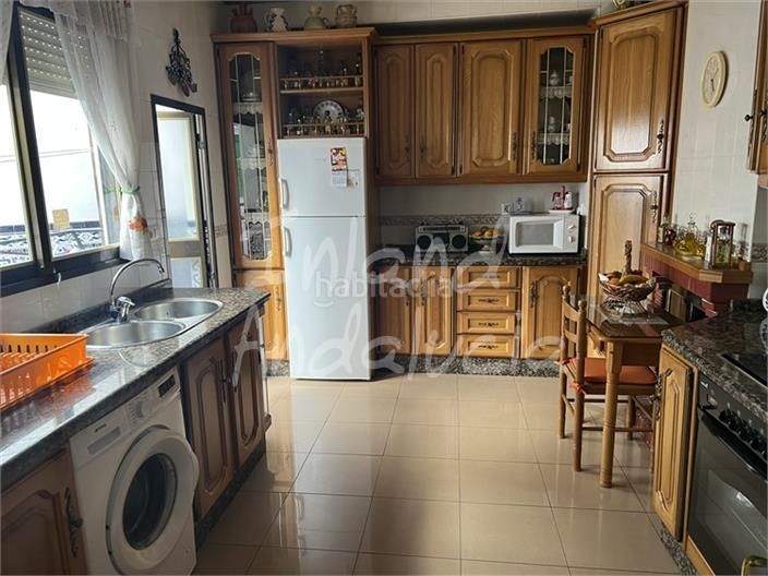 Foto ca589a59-e554-4449-b7ad-9c3c6896da0f. Casa adosada en Luque