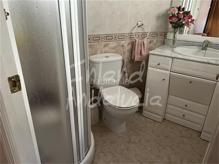 Foto eb7b9275-03b1-42d9-a300-338830c913f6. Casa adosada en Luque