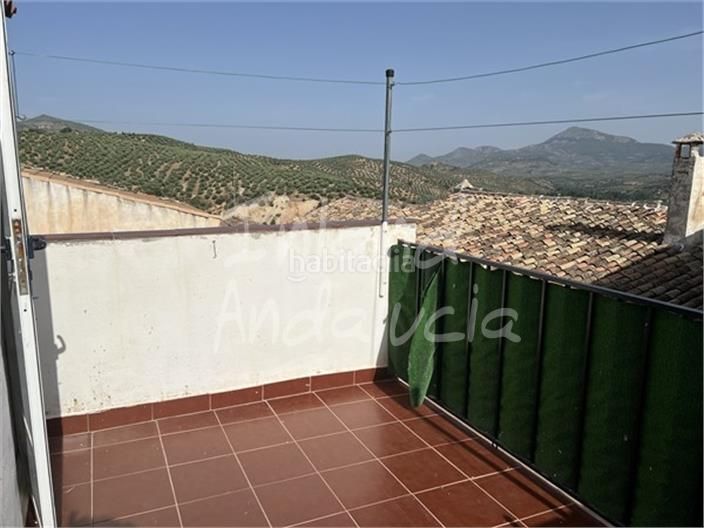 Foto d87cb6f2-1129-463f-a0a2-c34cc0823acb. Casa adossada a Castillo de Locubín