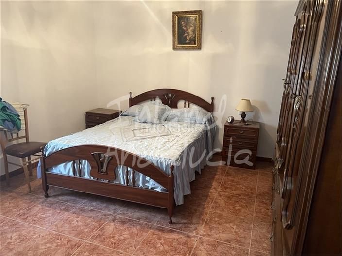 Foto a8cede05-53ea-49f3-8921-dd952c442008. Casa adossada amb aparcament a Fuente - Tójar