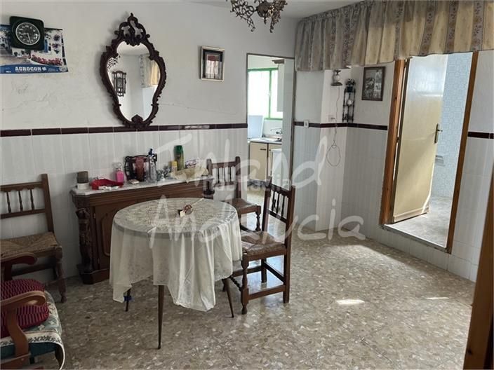 Foto cd858109-8ede-4643-a14f-0edabd155d44. Casa adossada amb aparcament a Fuente - Tójar