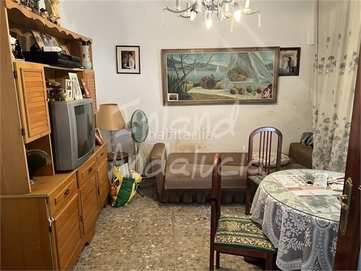 Foto e0a51ba4-3c0b-490d-8da0-f4ddc86559a4. Casa adossada amb aparcament a Fuente - Tójar