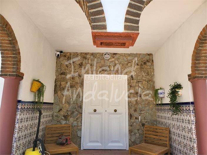 Foto 5838c5b2-c7f9-4fc6-9e6d-866be27c5ebb. Casa amb piscina a Puente Genil