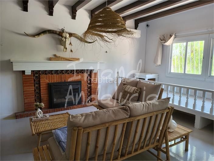 Foto dd1765fe-86d8-4910-ab94-807ad1b35250. Casa amb piscina a Puente Genil