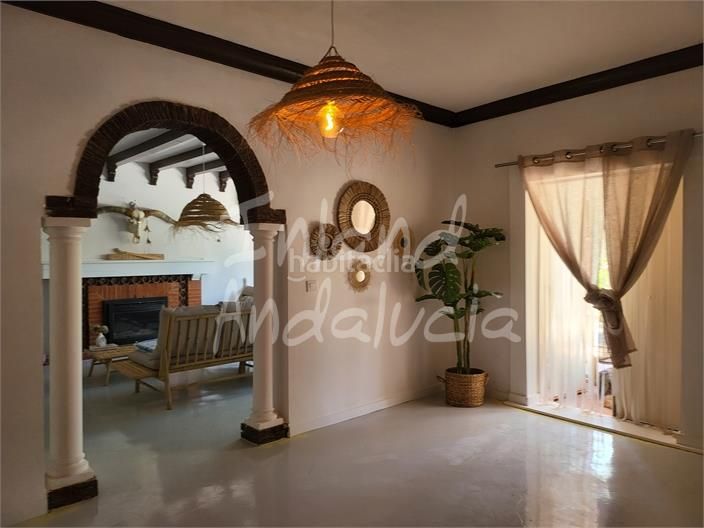 Foto ea0ebace-6034-4300-82a1-51605a14212e. Casa amb piscina a Puente Genil