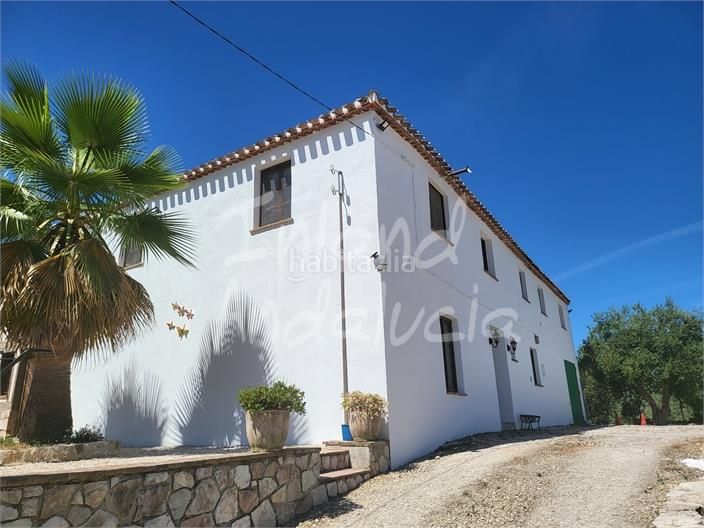Foto 0a1ed069-c469-4203-b6d4-8ff3bc5bddea. Masia amb aparcament piscina a Algarinejo
