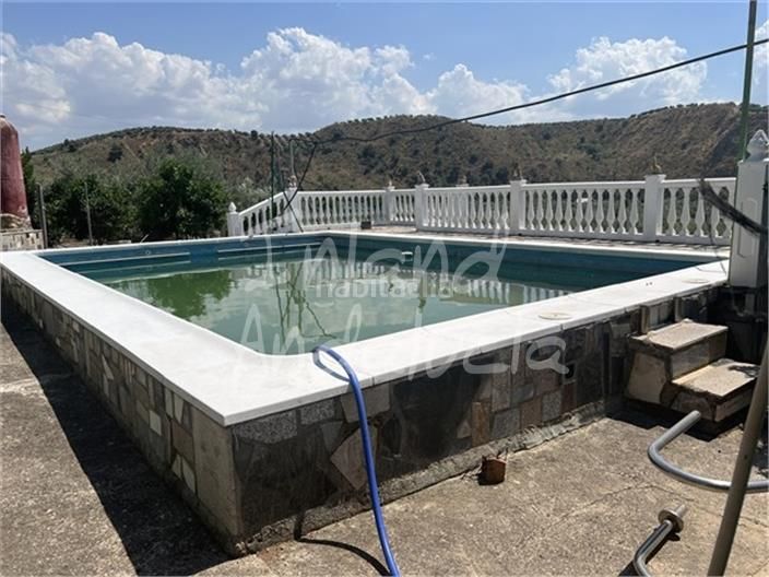 Foto 2e64992f-5e8a-4699-9946-96adcbdc81ed. Masia amb piscina a Alcaudete