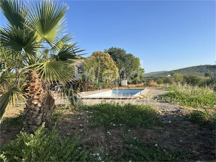 Foto d2d18cc7-b0ce-40fa-aa2c-824025b9927b. Masia amb aparcament piscina a Alcalá la Real