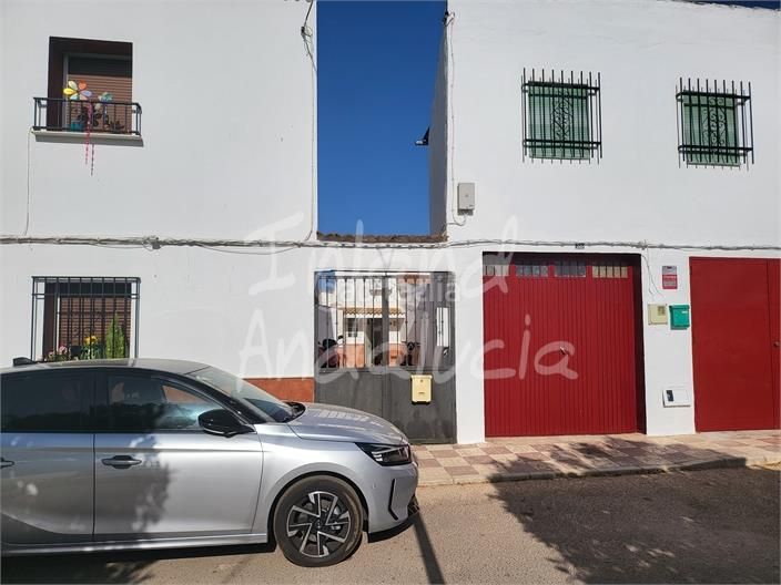 Foto b46537b7-4091-47a4-956c-361c55d14c89. Casa adossada a Mollina