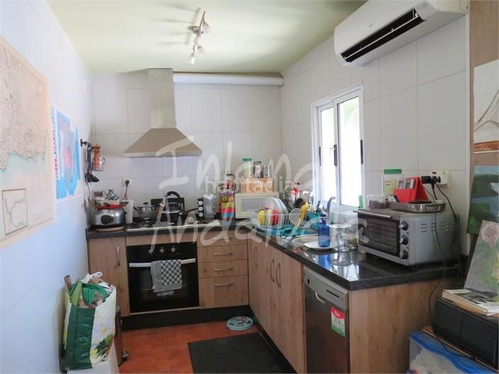 Foto fbd20b3b-9c22-4f61-b2c5-5519b1f0b6c0. Casa adossada a Alcaudete