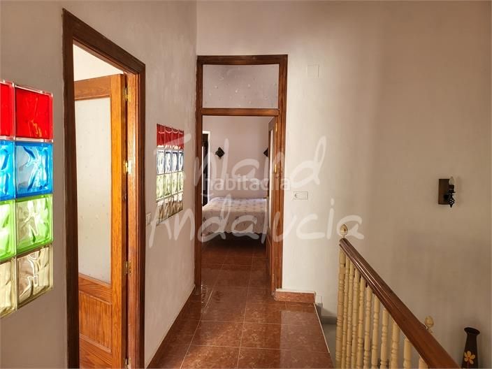 Foto f57d7c9b-dec2-46b4-87dd-e3ec474344c5. Casa adossada a Cuevas de San Marcos