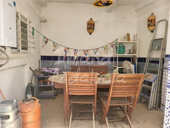 Foto 507b6dd1-a9a7-449d-a5ee-59153edf4304. Casa adossada a Estepa
