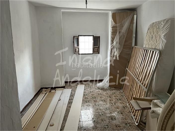 Foto 4b2ad4a9-3fa1-4b46-87e9-fa4de386e495. Casa adosada en Luque