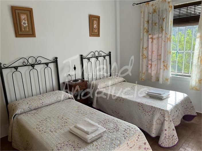 Foto bdb7cc4d-4266-4c3e-8a3d-3026a7ef666f. Masía en Montefrío