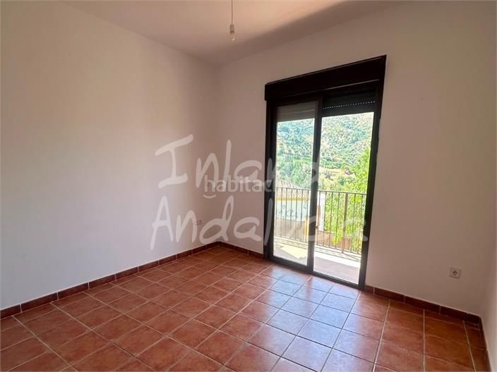 Foto 05870746-8945-400a-ad1a-211dcc91e11b. Apartament amb piscina a Alcaucín