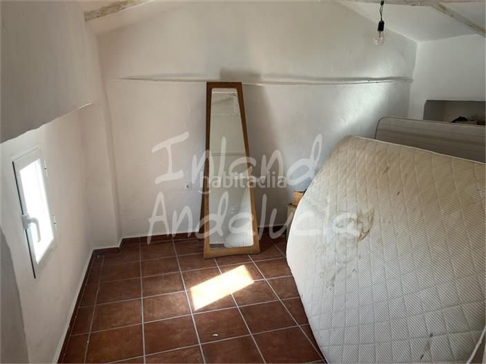 Foto a6b930f6-34ab-47cf-a2d4-3d0e42059a42. Masía en Iznájar