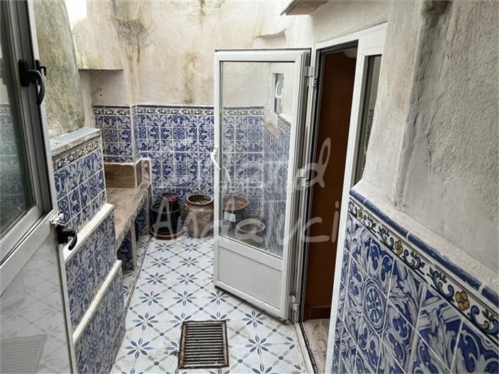 Foto b924bf0b-7b08-4ead-9321-636d0e9bc400. Casa adossada a Frailes