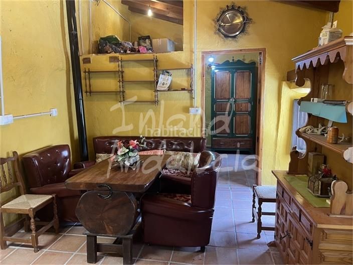 Foto ef7894e0-8904-4ab3-86d3-5a49b7fa9848. Casa adossada a Frailes