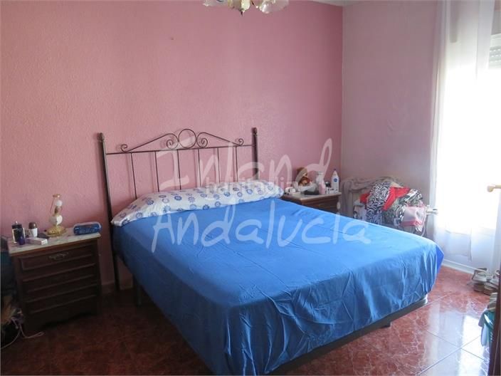 Foto 08f597ba-6e17-47e0-9162-a41a2bb40a68. Semi detached house with parking in Martos